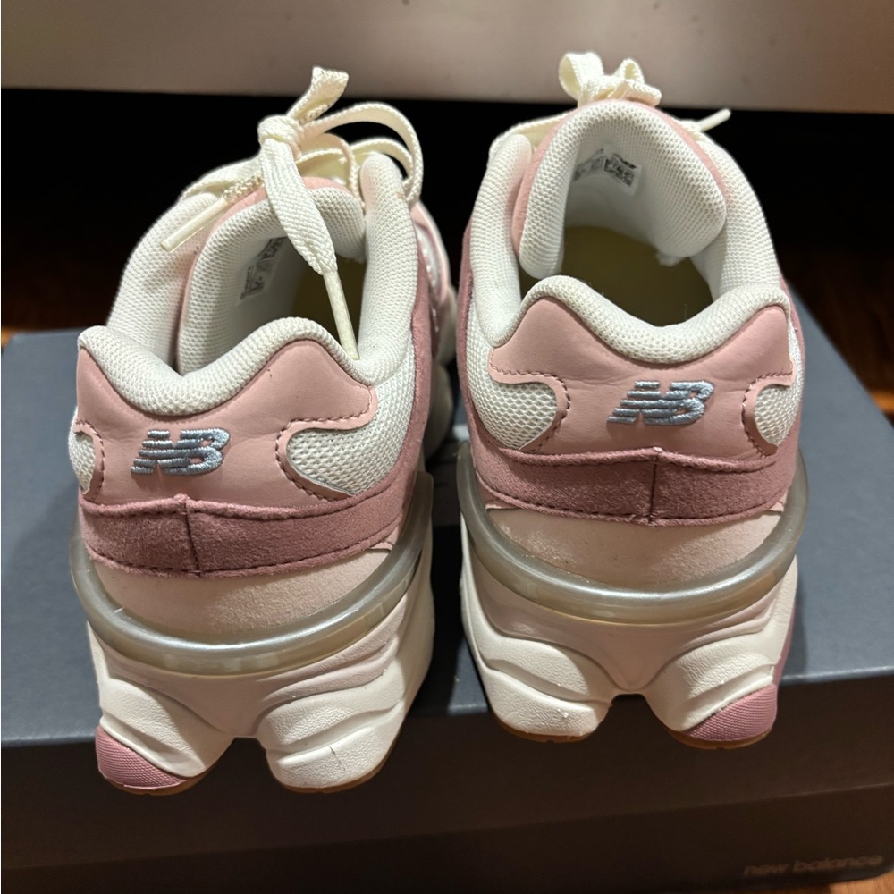 New Balance Women's Pink and Cream Chunky Sneakers - Picture 4 of 6